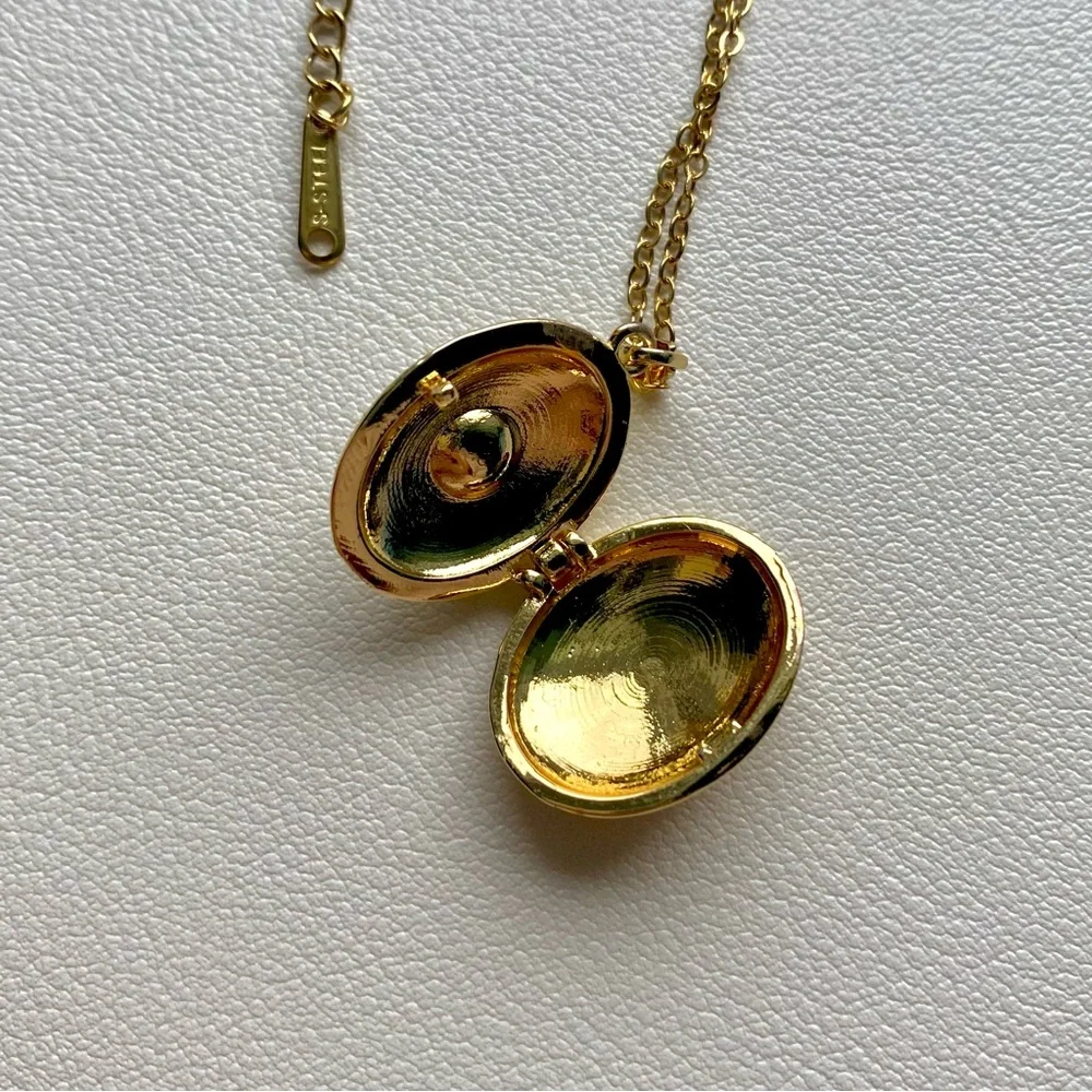 Gold and Purple Pendant Necklace